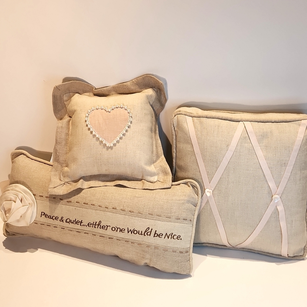 "New" Hallmark Linen Pillows